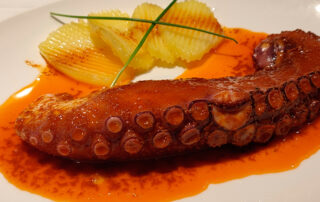 Pulpo a la brasa con pimentón de la Vera